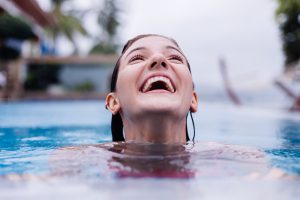 Bolehkah Berenang saat Haid? Simak 4 Tips dan Penjelasannya! 2 Kolam renang
