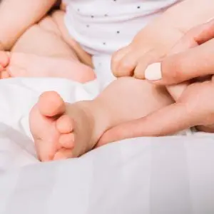 Kulit bayi cenderung sensitif sehingga seringkali mengalami ruam popok saat menggunakan popok